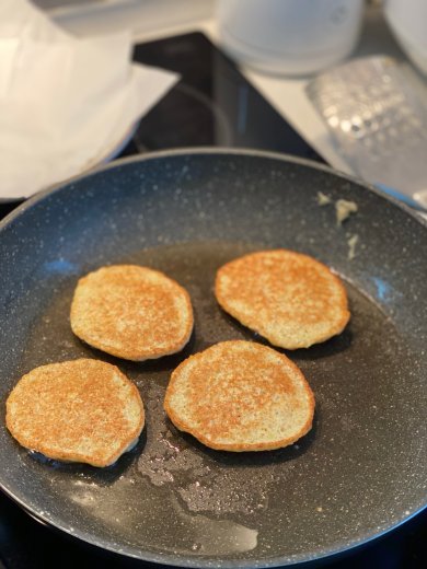 Луковые котлеты ( оладушки) - Шаг 1