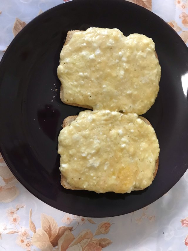 Бутерброды с творогом и сыром