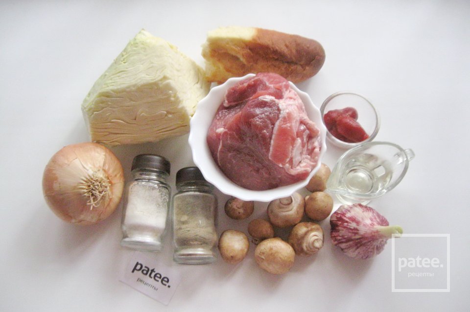 Ленивые голубцы с капустой, фаршем и грибами в томатном соусе - Шаг 1