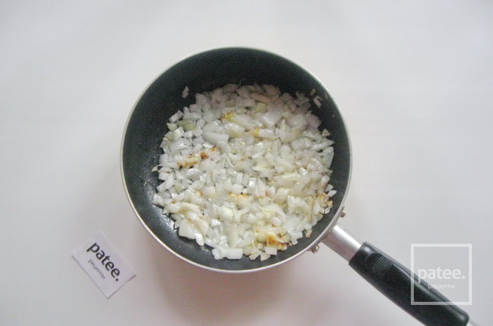 Ленивые голубцы с капустой, фаршем и грибами в томатном соусе - Шаг 6