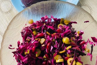 Салат из краснокочанной капусты