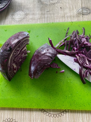 Салат из краснокочанной капусты - Шаг 1