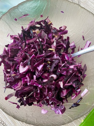Салат из краснокочанной капусты - Шаг 3