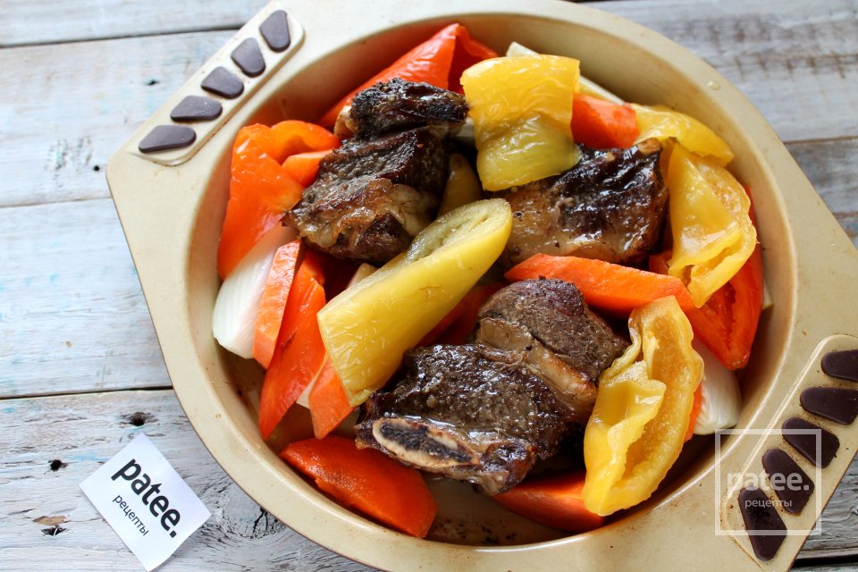 Говяжьи ребрышки в духовке со сладким перцем - Шаг 10