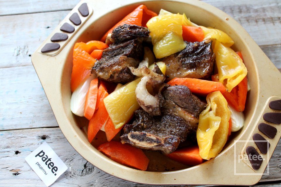 Говяжьи ребрышки в духовке со сладким перцем - Шаг 11