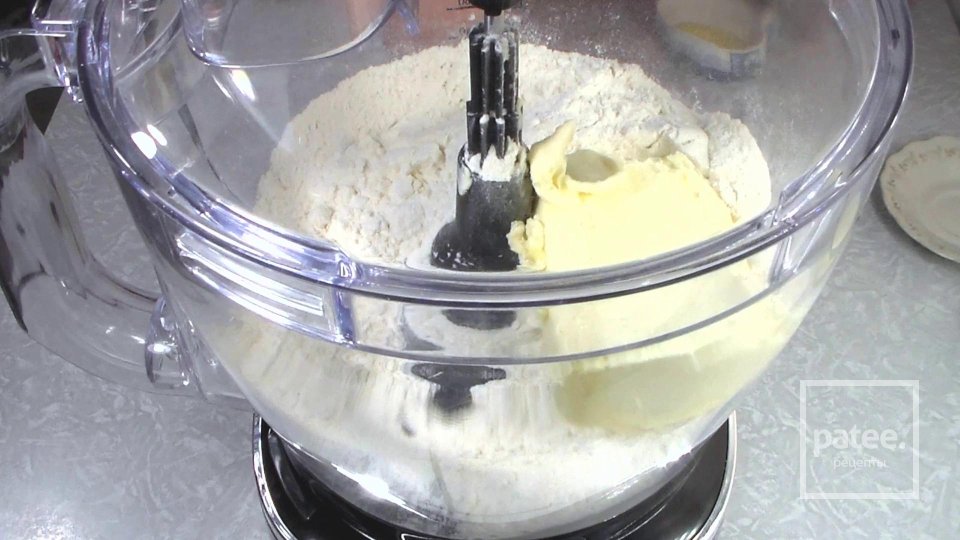 Пирог с вишней из песочного теста - Шаг 5