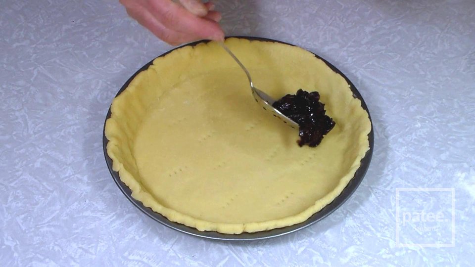 Пирог с вишней из песочного теста - Шаг 11