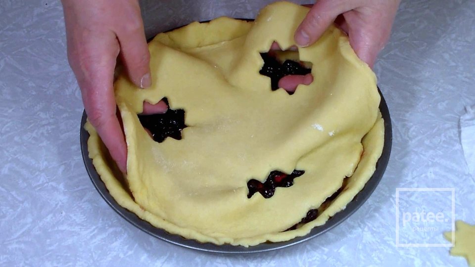 Пирог с вишней из песочного теста - Шаг 12