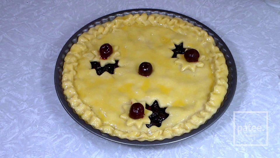 Пирог с вишней из песочного теста - Шаг 13