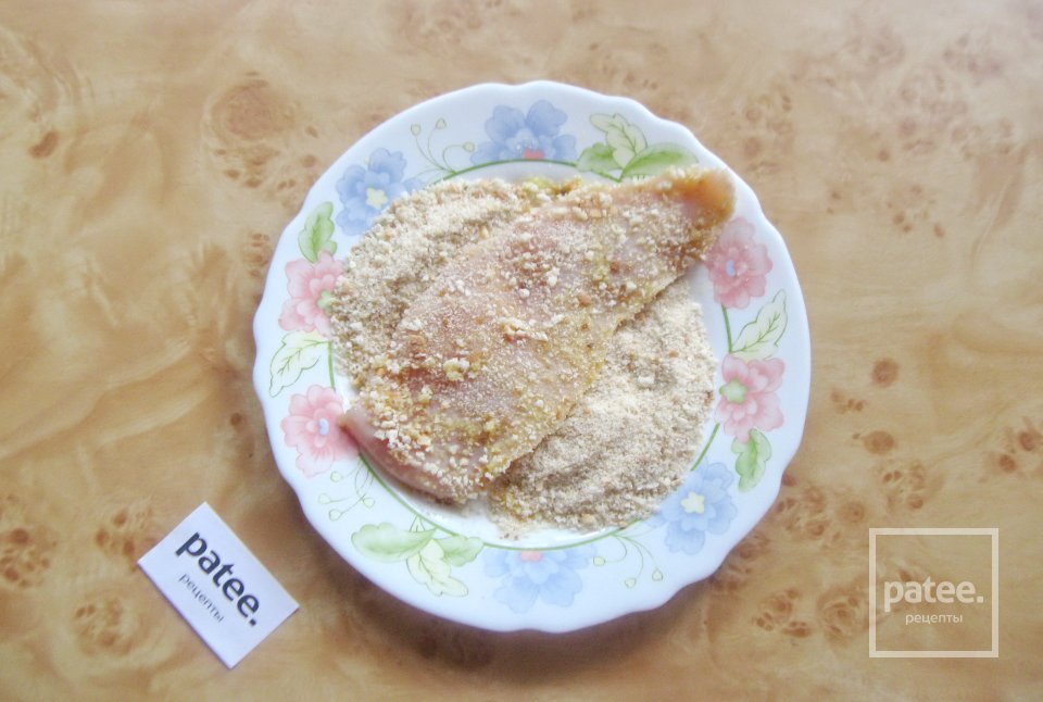 Отбивные из куриной грудки в сухарях - Шаг 6