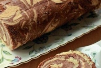 Мраморный рулет с шоколадно-банановым кремом