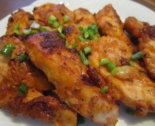 Куриное филе в яично-томатном соусе