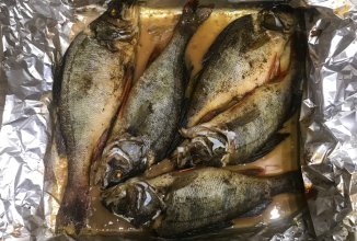Окунь речной, запеченный