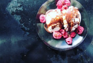 Мороженое на сливках и желтках