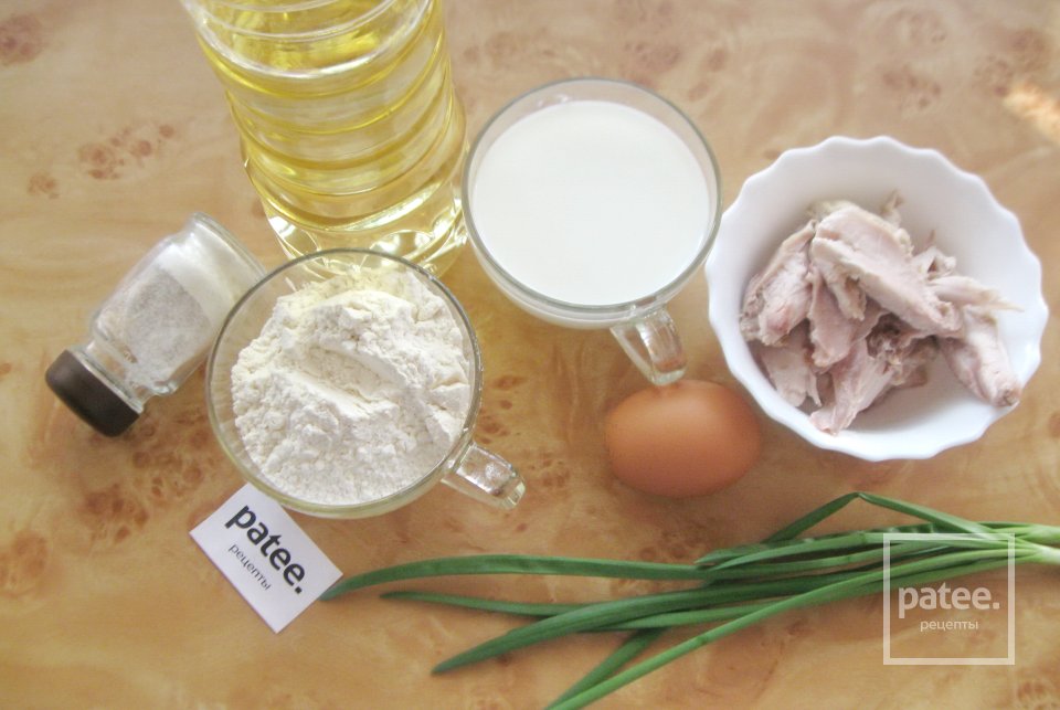 Блинчики с индейкой, яйцом и зеленым луком - Шаг 1