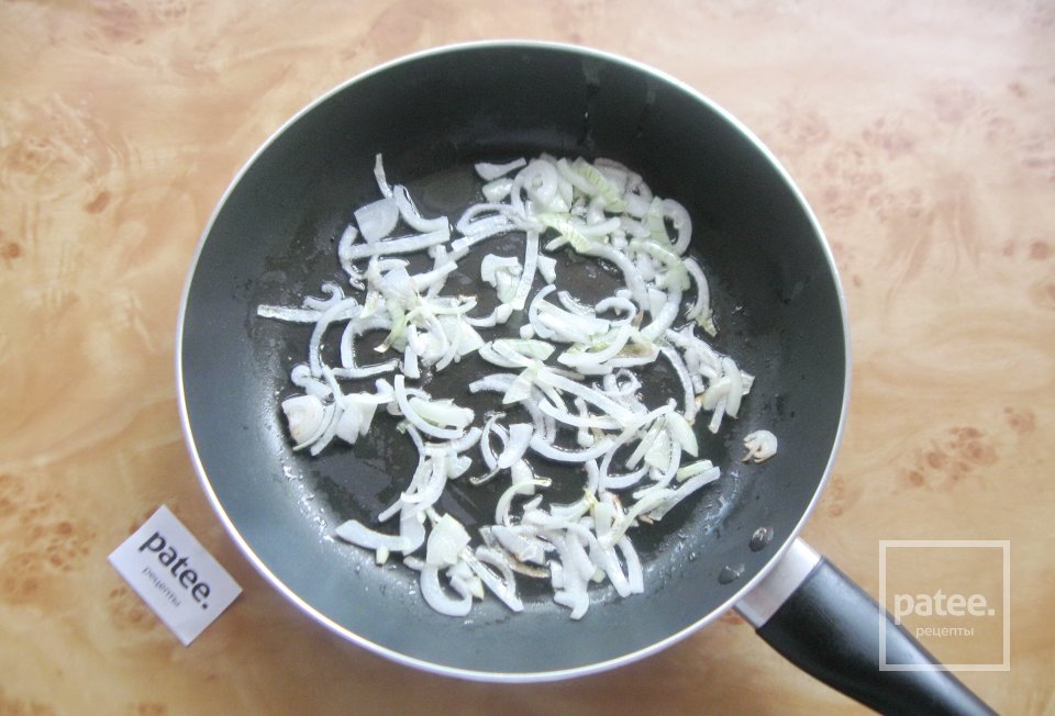 Куриная грудка с грибами и кабачком в сливках - Шаг 7