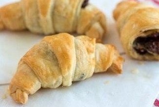 КРУАССАНЫ С ШОКОЛАДОМ НА СКОРУЮ РУКУ