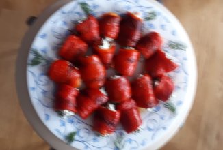 Запечённые перцы фаршированные брынзой с базиликом и укропом