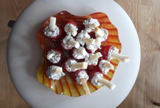 Фаршированные Черри с чесночными гренками