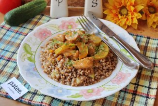 Свинина с кабачками в томатном соусе