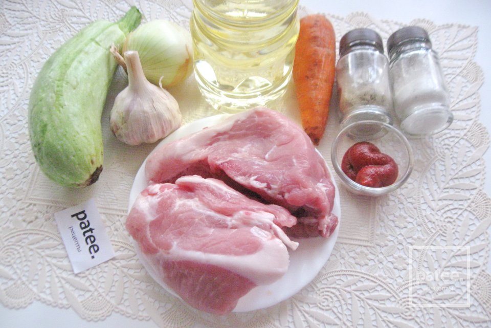 Свинина с кабачками в томатном соусе - Шаг 1