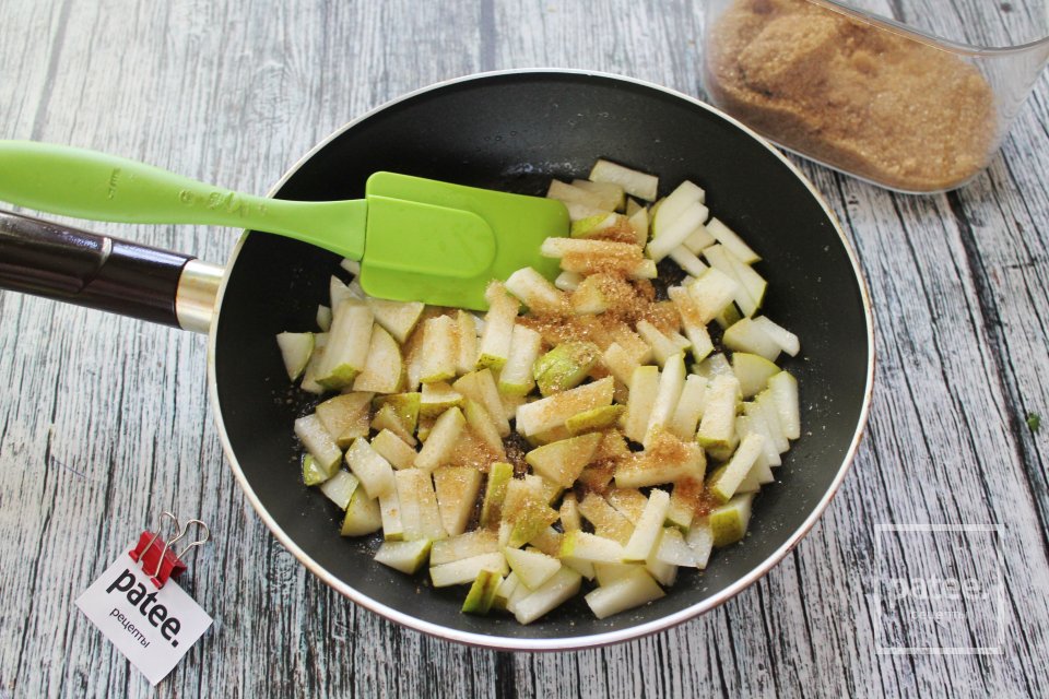 Блины, фаршированные карамелизованной грушей - Шаг 11