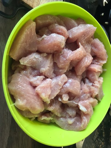 Индейка в соусе с кунжутом - Шаг 1