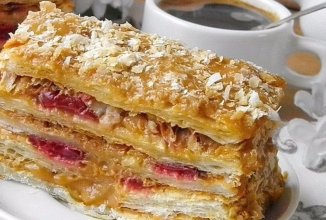 ТОРТИК ИЗ СЛОЕНОГО ТЕСТА СО СГУЩЕНКОЙ