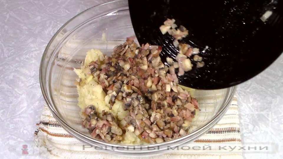 Картофельные лодочки с беконом и сыром запеченные в духовке - Шаг 13