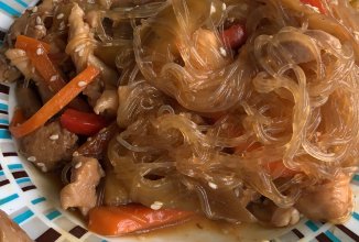 Фунчоза с курицей терияки