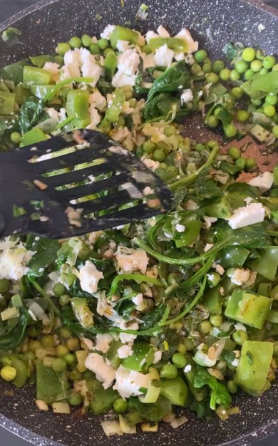 Зелёная шакшука 💚 - Шаг 3