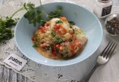Овощные голубцы из пекинской капусты в сметанном соусе