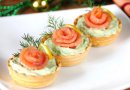 Тарталетки со слабосоленой семгой