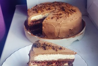 Торт Брауни-вишня