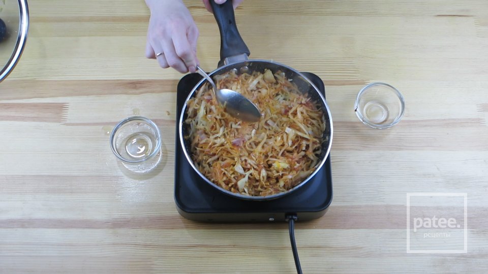 Жареные пирожки с капустой - Шаг 2