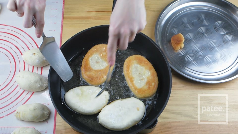 Жареные пирожки с капустой - Шаг 4