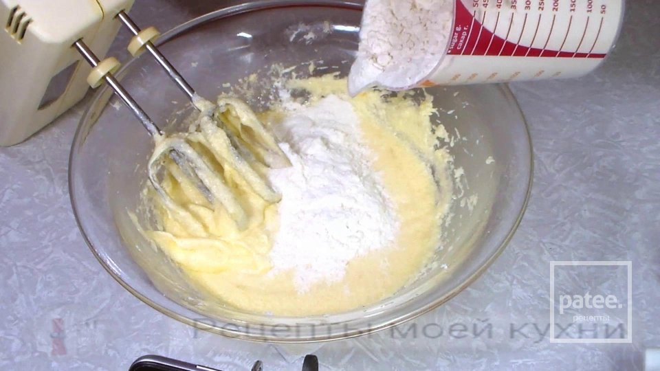 Кекс с клубникой - Шаг 5