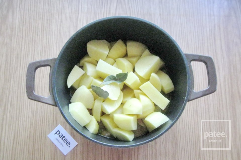 Жаркое из свинины с цветной капустой и картофелем - Шаг 7