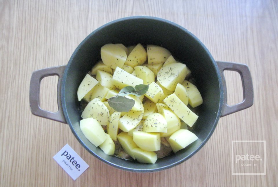 Жаркое из свинины с цветной капустой и картофелем - Шаг 8