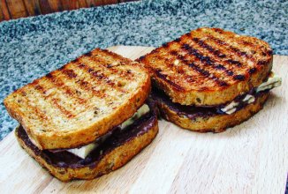 Сендвичи с шоколадной пастой и бананами