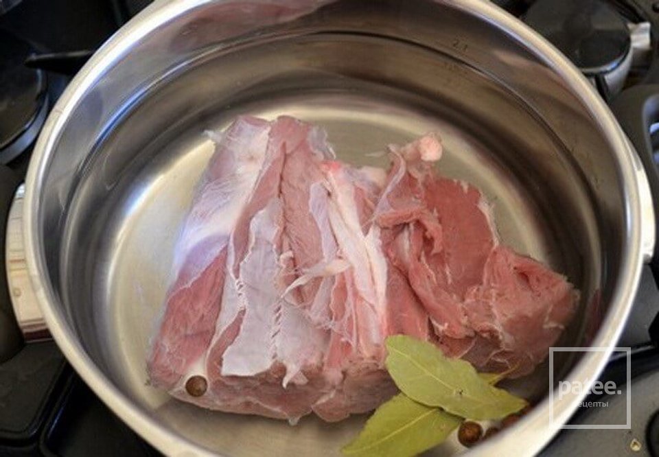 Сколько готовится мясо свинины