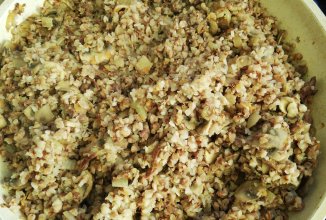 гречка с шампиньонами и тушенкой