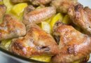 Куриные крылья с овощами