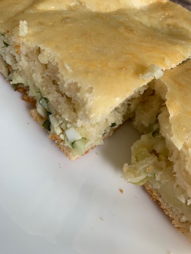 Пирог с картофелем, яйцом и зелёным луком