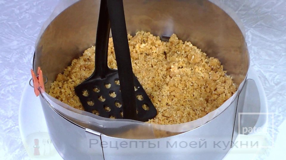 Чизкейк с клубникой без выпечки - Шаг 4