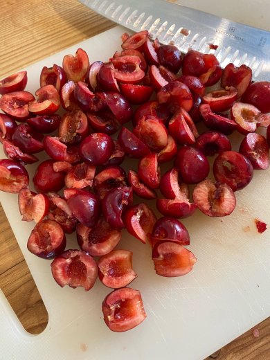 Брускетта с черешней и рикоттой ♥️🇮🇹 - Шаг 1