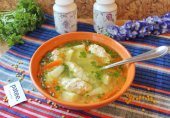 Суп с куриными кнелями и желтой чечевицей