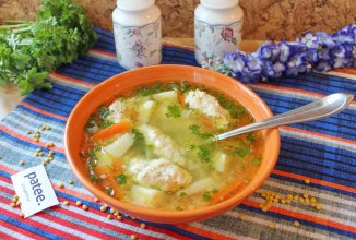 Суп с куриными кнелями и желтой чечевицей