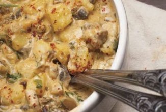 Картошка с грибами и соусом