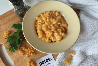 Mac'n'cheese с беконом и луком